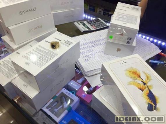 Apple iPhone 6s Plus 128GB  Unlocked == £410